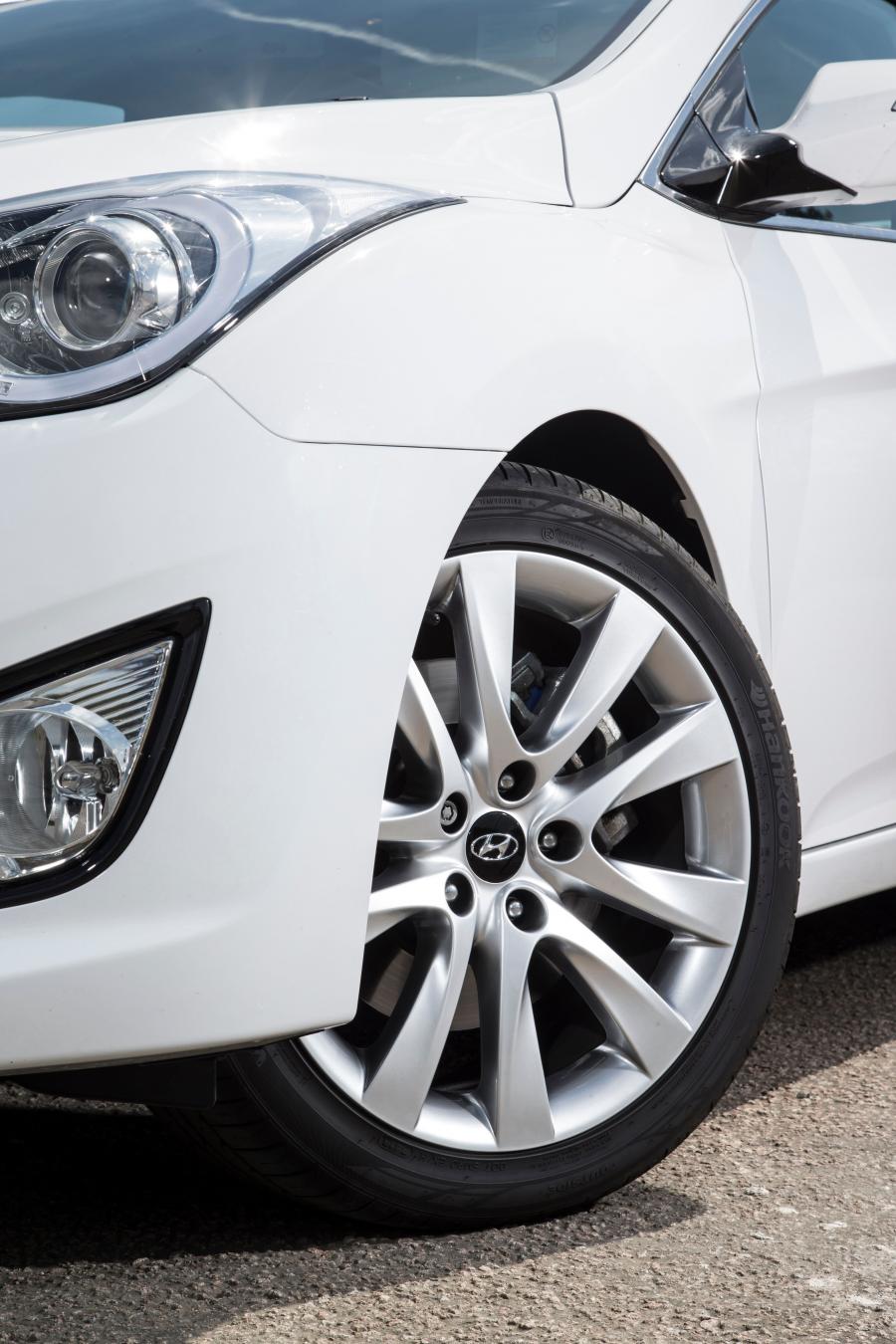  Hyundai i40 Tourer 2014 года  (UK) (фото 38 из 73)